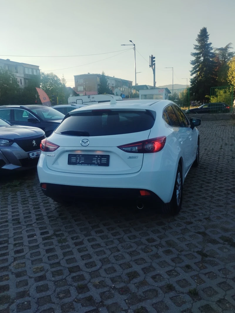 Mazda 3 1.5 SKY ACTIVE , снимка 12 - Автомобили и джипове - 51775143