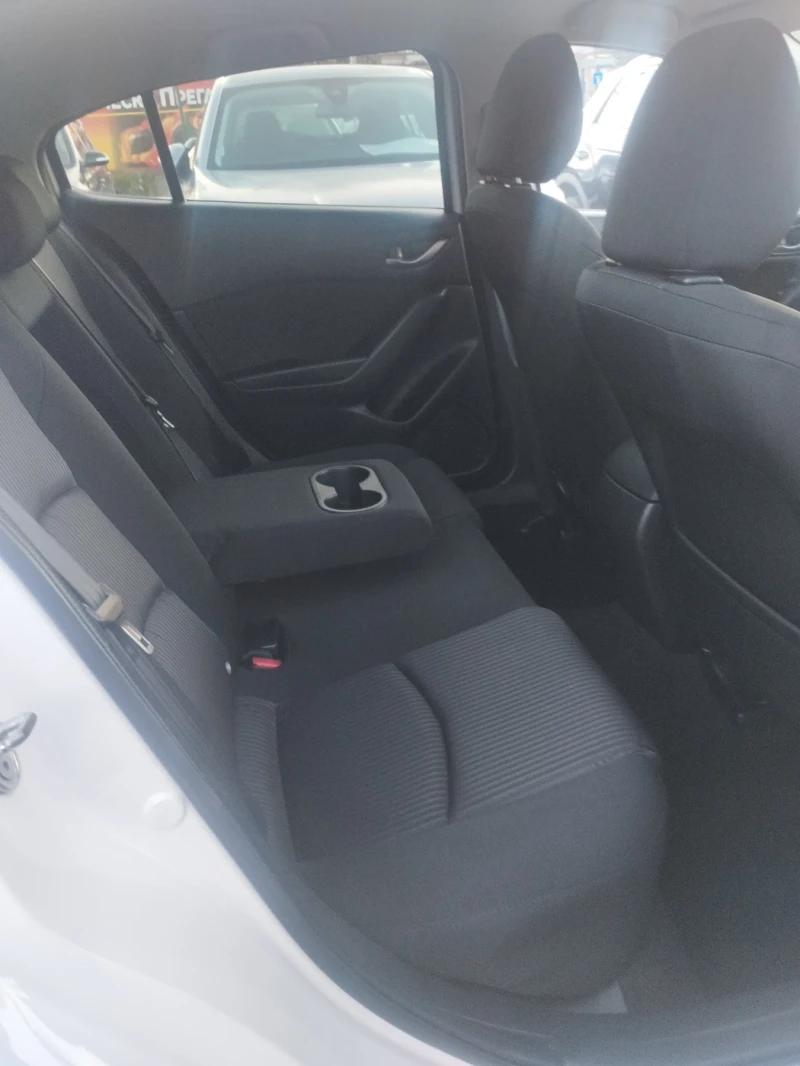 Mazda 3 1.5 SKY ACTIVE , снимка 13 - Автомобили и джипове - 51775143