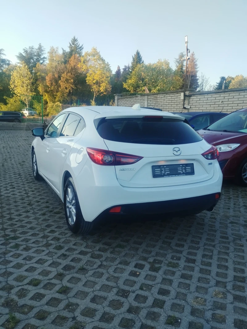 Mazda 3 1.5 SKY ACTIVE , снимка 11 - Автомобили и джипове - 51775143