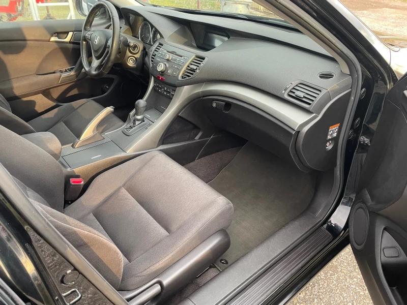 Honda Accord 2.0 I-VITEC, снимка 13 - Автомобили и джипове - 53099294
