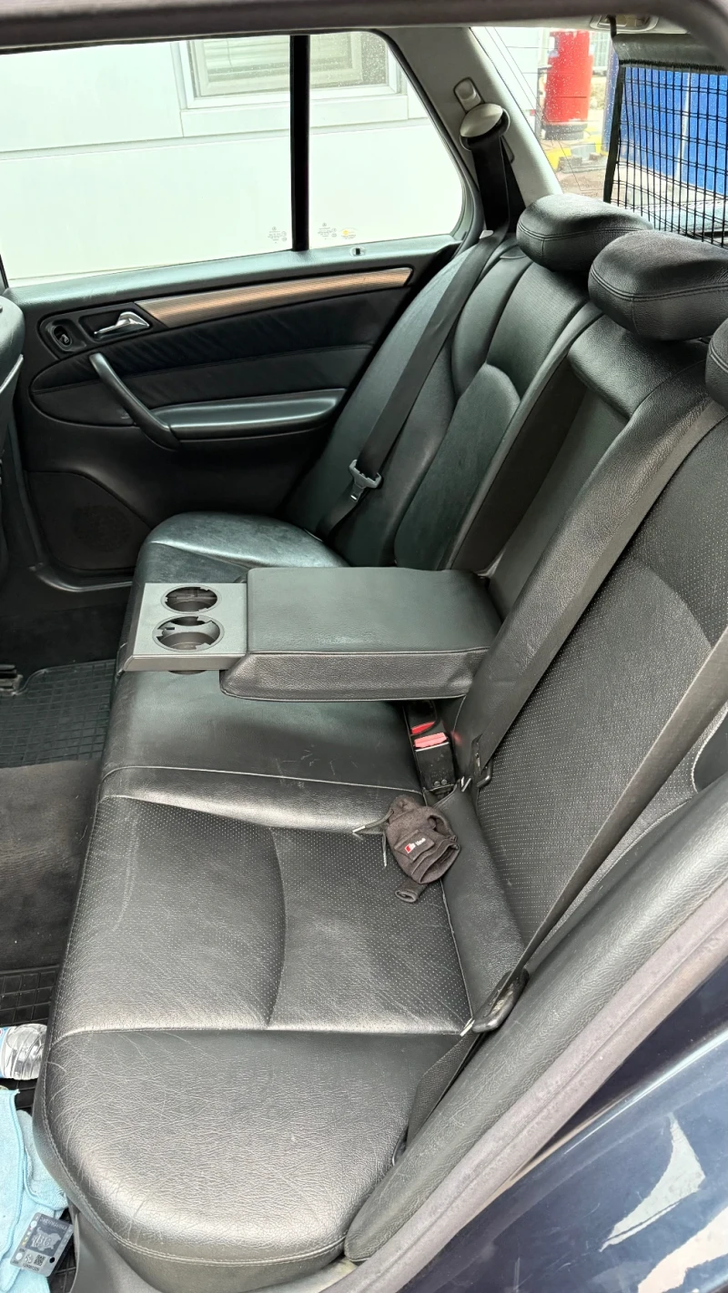 Mercedes-Benz C 320 4 Matic, снимка 4 - Автомобили и джипове - 53164171