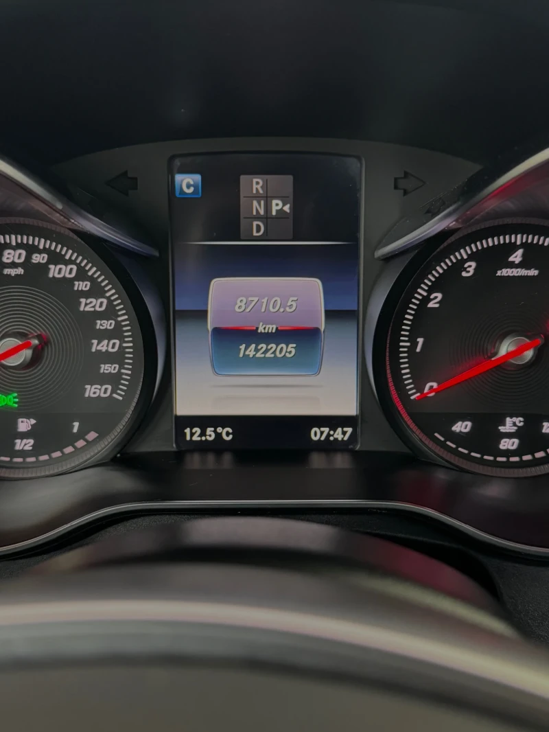 Mercedes-Benz C 300, снимка 13 - Автомобили и джипове - 53462170