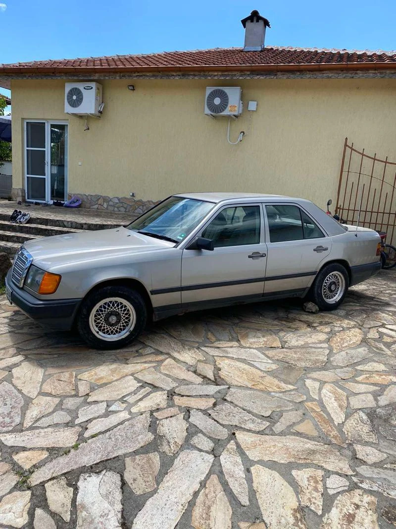 Mercedes-Benz 230  - изображение 3