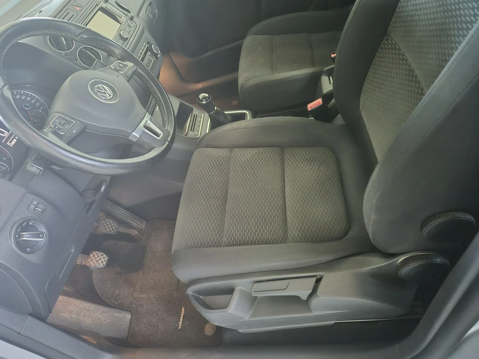 VW Golf Plus 1.6TDI парктроник/Bluetooth/мултиволан - изображение 7