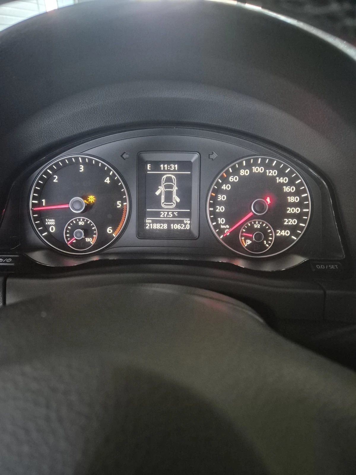 VW Golf Plus 1.6TDI парктроник/Bluetooth/мултиволан - изображение 9