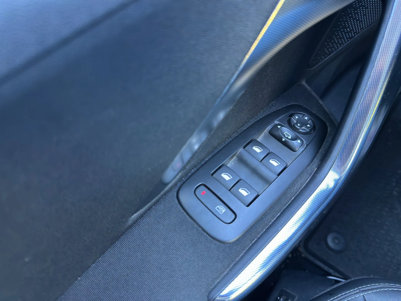 Peugeot 2008 Allure 1.2 THP 110 BVA6 | Mobile.bg   13