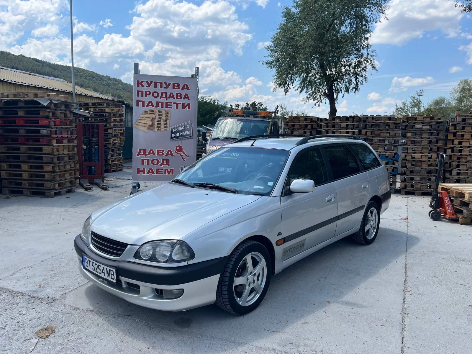 Toyota Avensis 2.0 d4d цяла за части или за ремонт - изображение 3