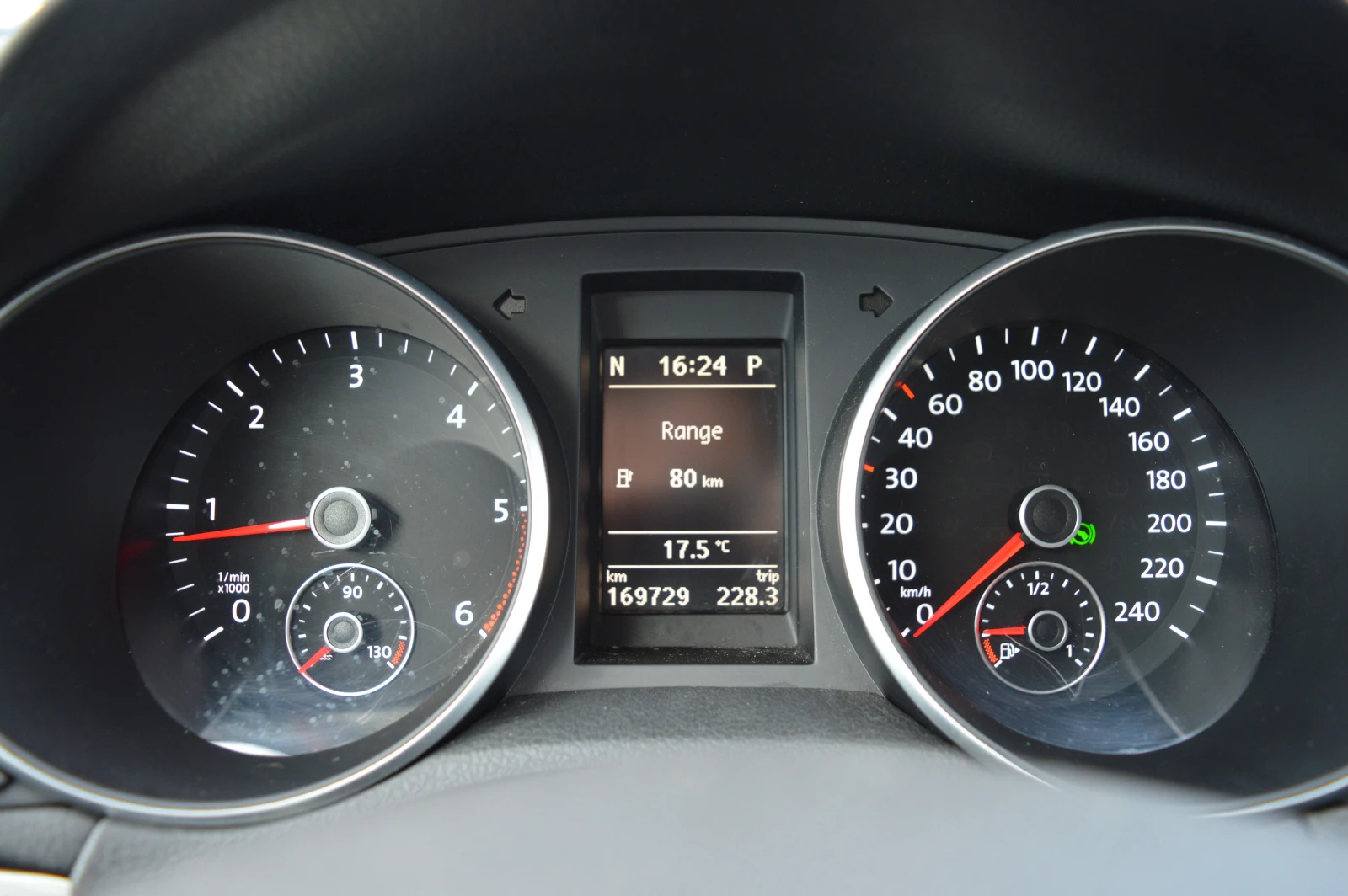 VW Golf 1.6TDI-DSG-KLIMATRONIK | Mobile.bg   12