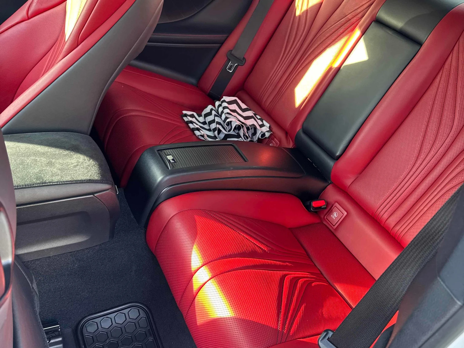 Lexus RC F * * CARFAX * *   * *  | Mobile.bg   12