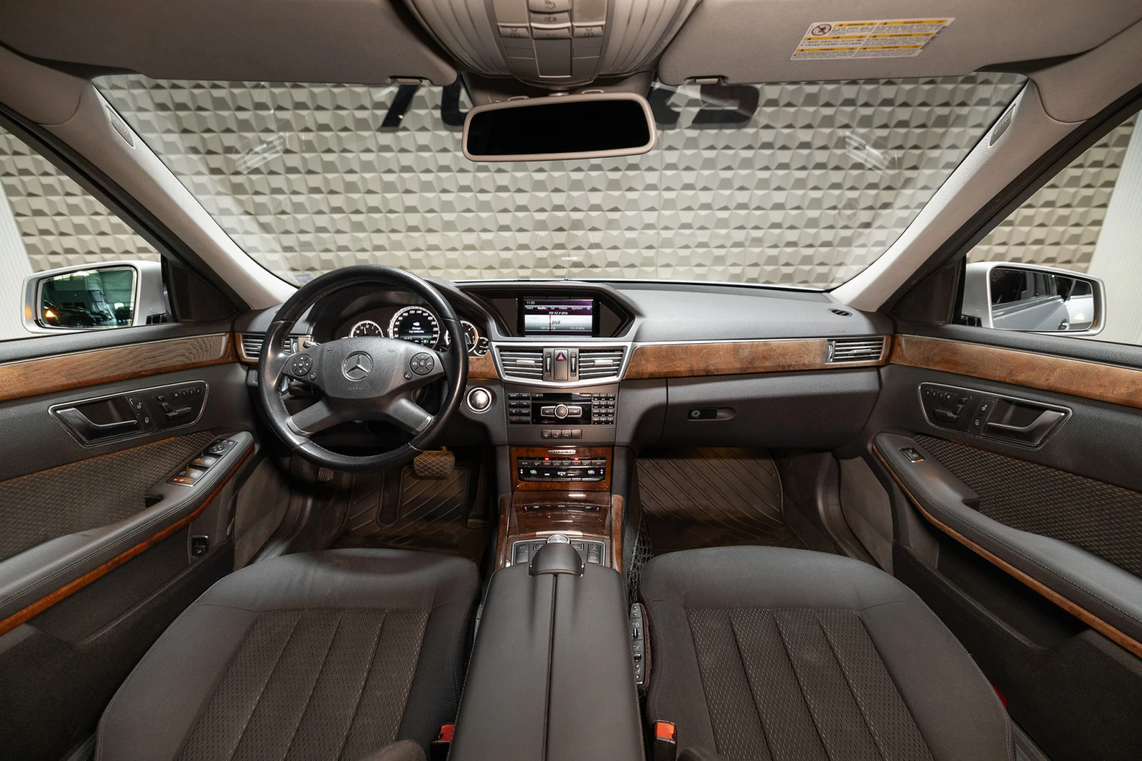 Mercedes-Benz E 350 * 4MATIC * AVANTGARDE * , снимка 9 - Автомобили и джипове - 54626889