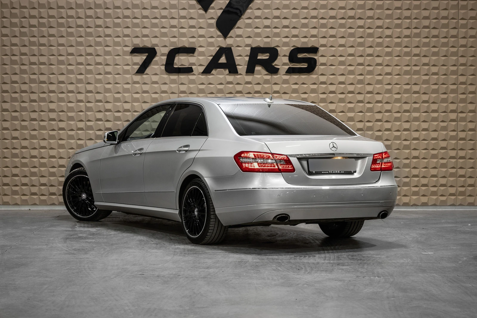 Mercedes-Benz E 350 * 4MATIC * AVANTGARDE * , снимка 4 - Автомобили и джипове - 54626889