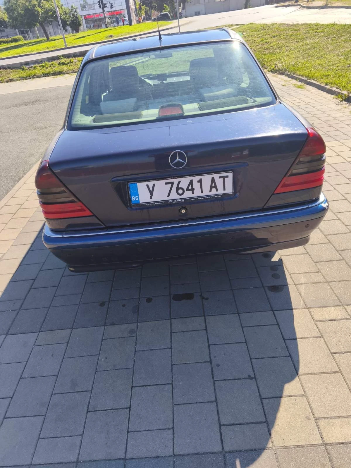 Mercedes-Benz C 220, снимка 2 - Автомобили и джипове - 55002813