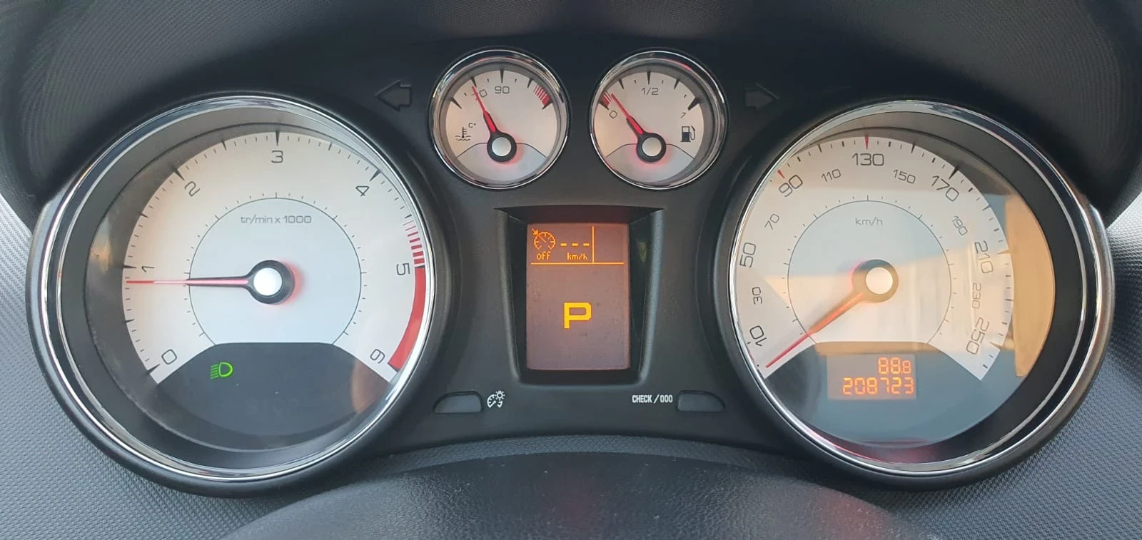 Peugeot 308 2.0HDI-136к.с. АВТОМАТИК+ ШВЕЙЦАРИЯ+ , снимка 10 - Автомобили и джипове - 55110183