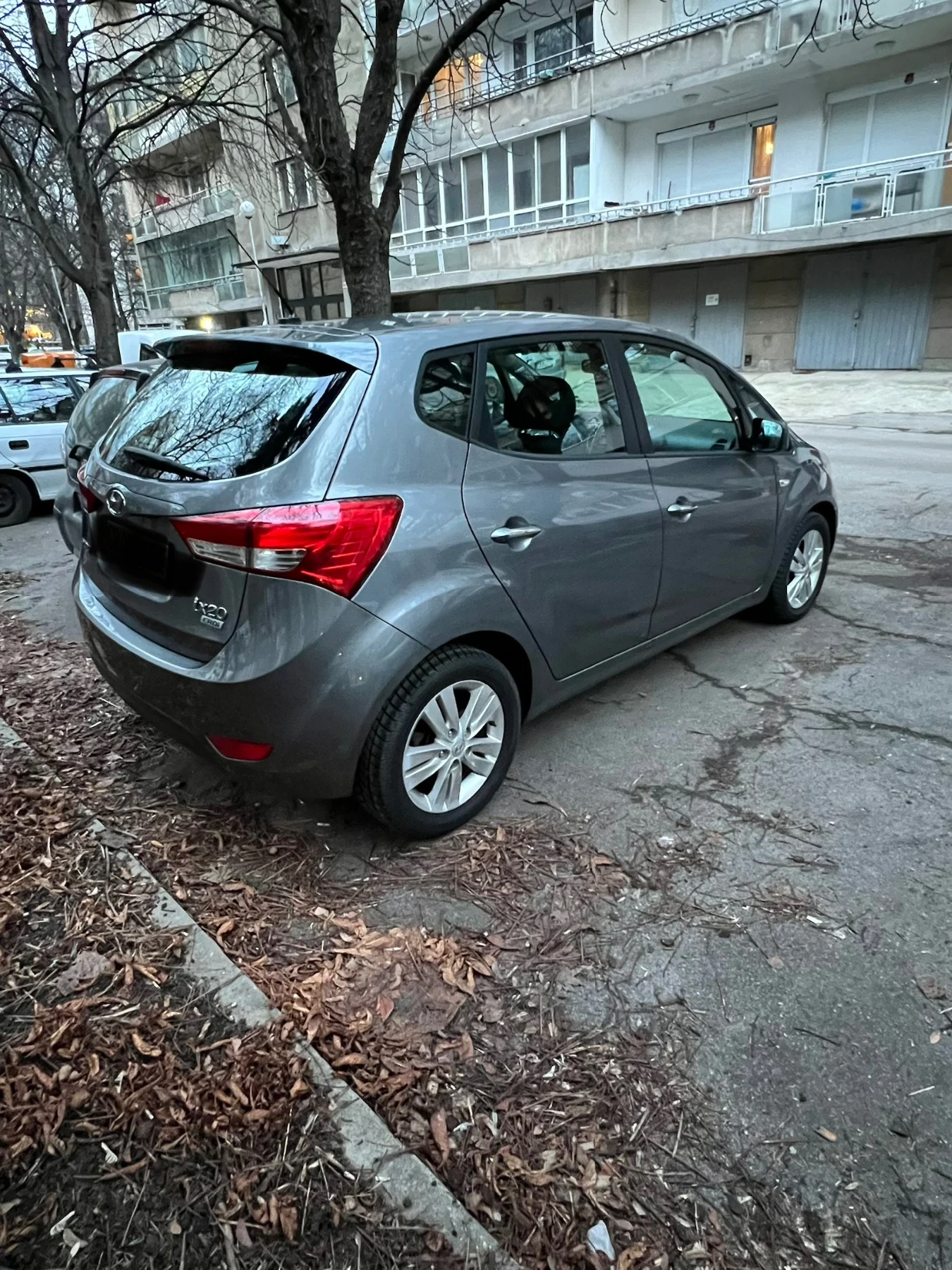 Hyundai Ix20, снимка 8 - Автомобили и джипове - 55129181