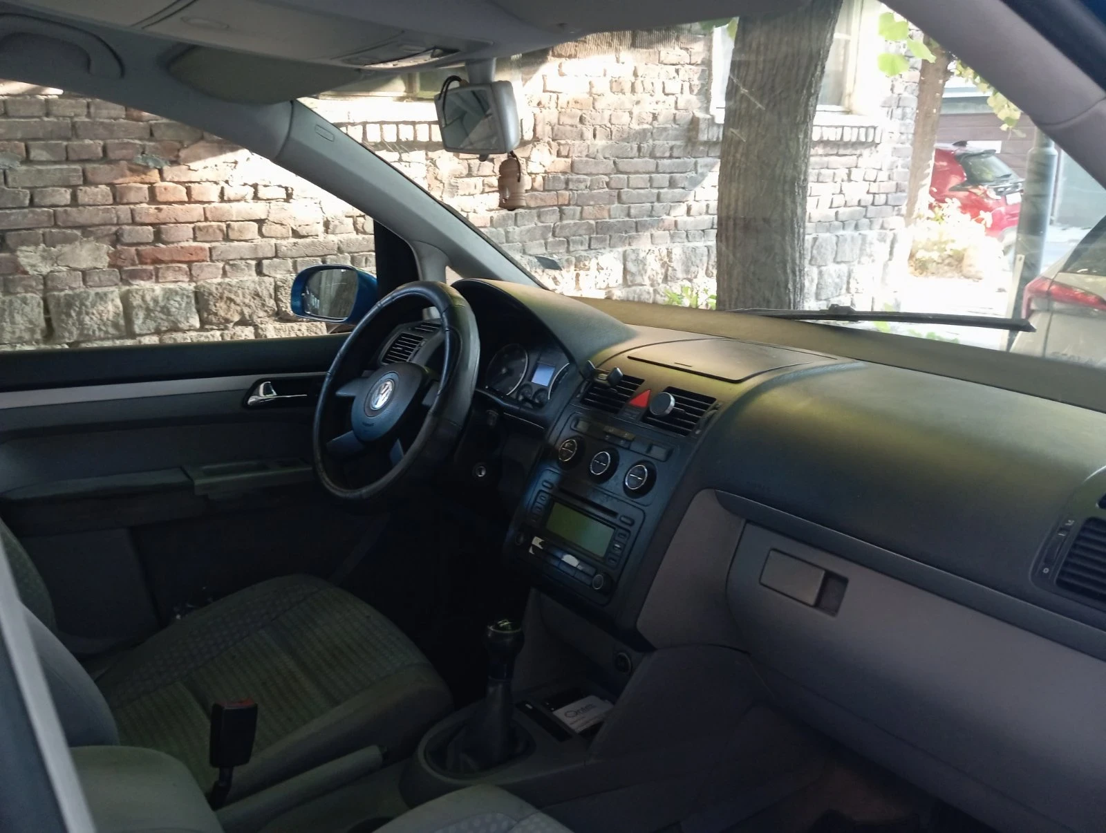 VW Touran, снимка 5 - Автомобили и джипове - 55569360