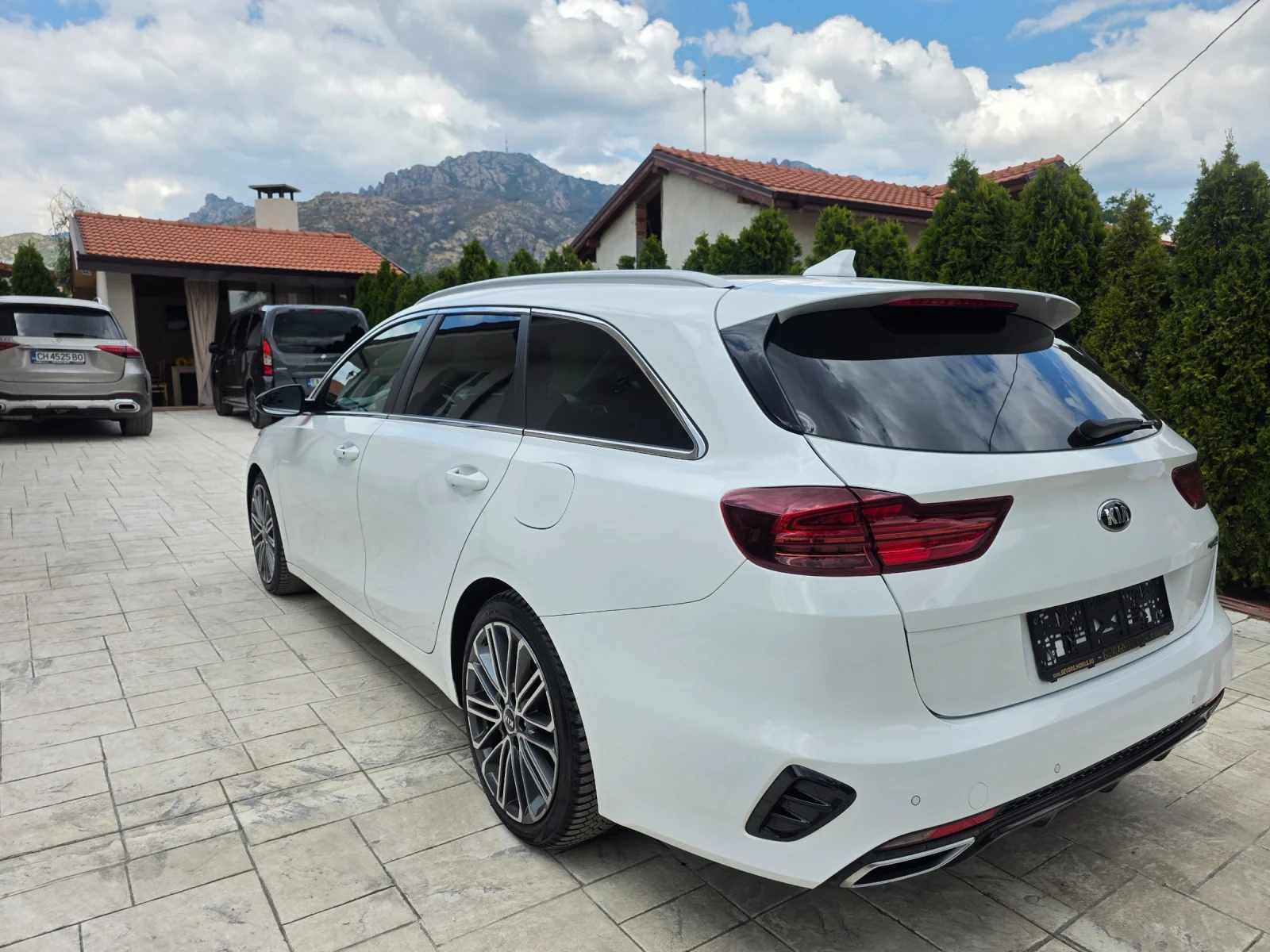 Kia Ceed 1.5 Т GT-PLUS LINE, снимка 7 - Автомобили и джипове - 55671672