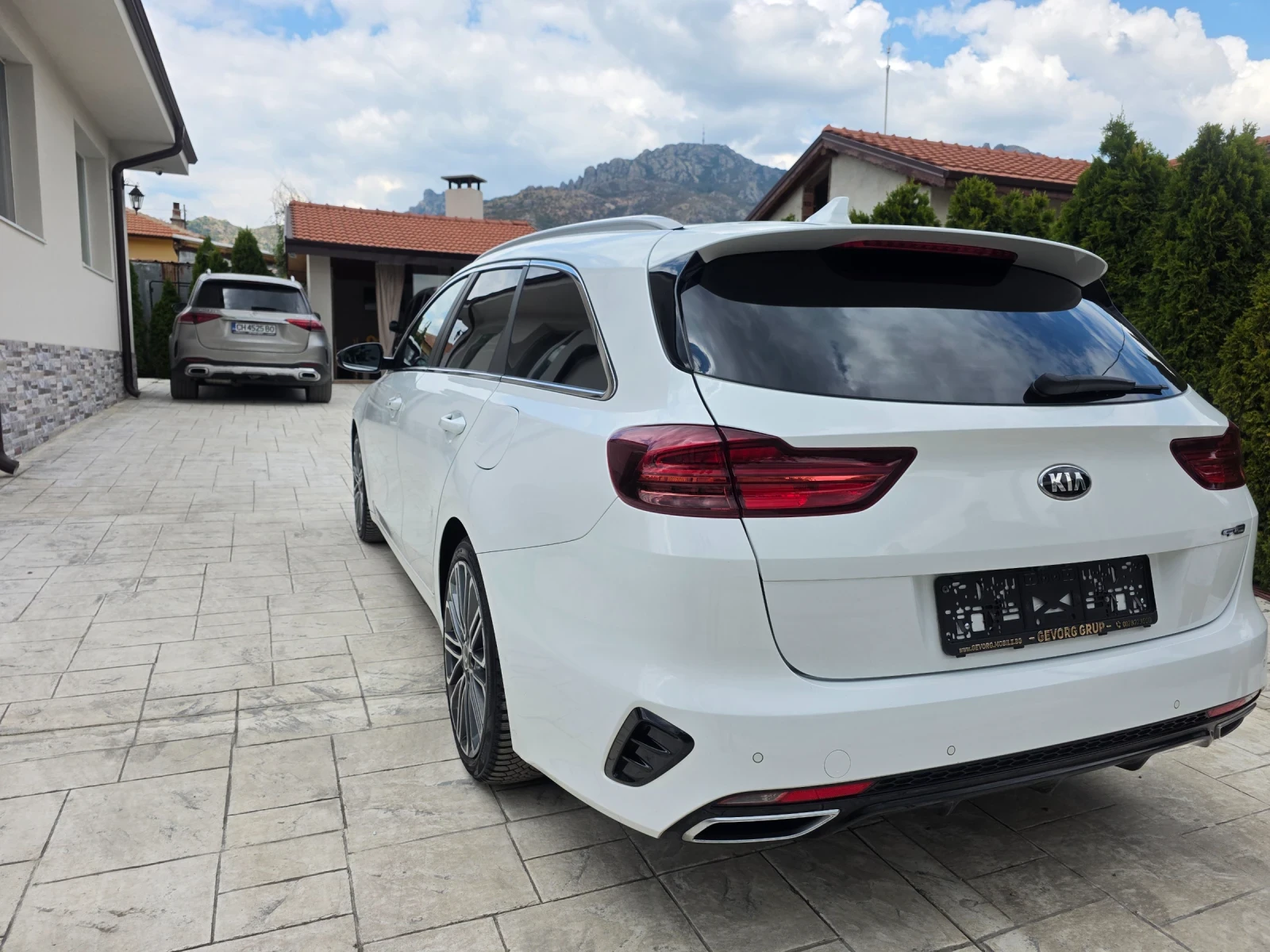 Kia Ceed 1.5 Т GT-PLUS LINE, снимка 8 - Автомобили и джипове - 55671672