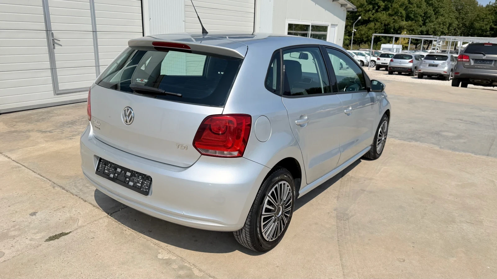 VW Polo 1.6tdi 90k.c* UNIKAT* , снимка 15 - Автомобили и джипове - 55774770