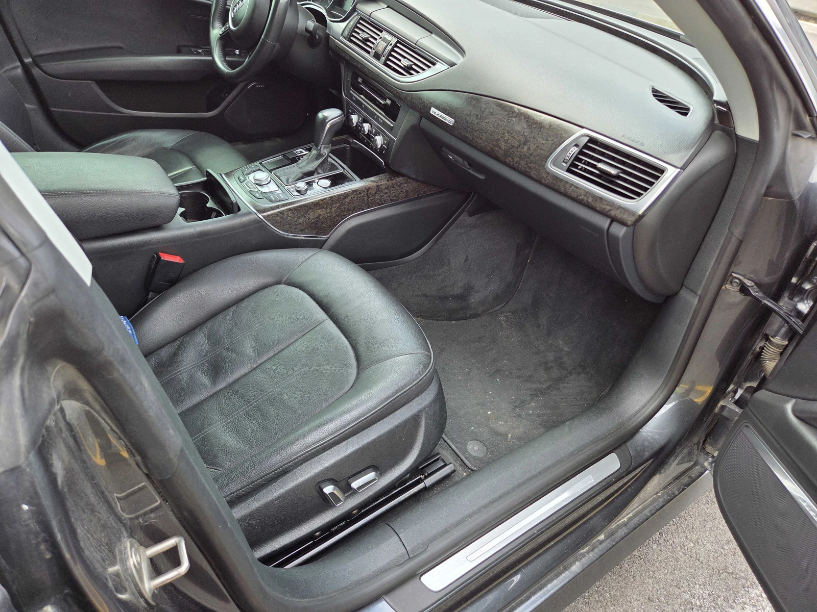 Audi A7 Progressiv / 360 / BOSE / CARFAX / АВТОКРЕДИТ, снимка 11 - Автомобили и джипове - 55938077
