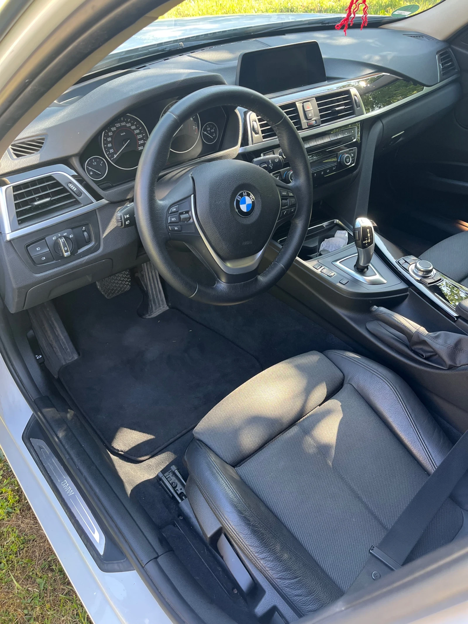 BMW 320, снимка 13 - Автомобили и джипове - 56427289