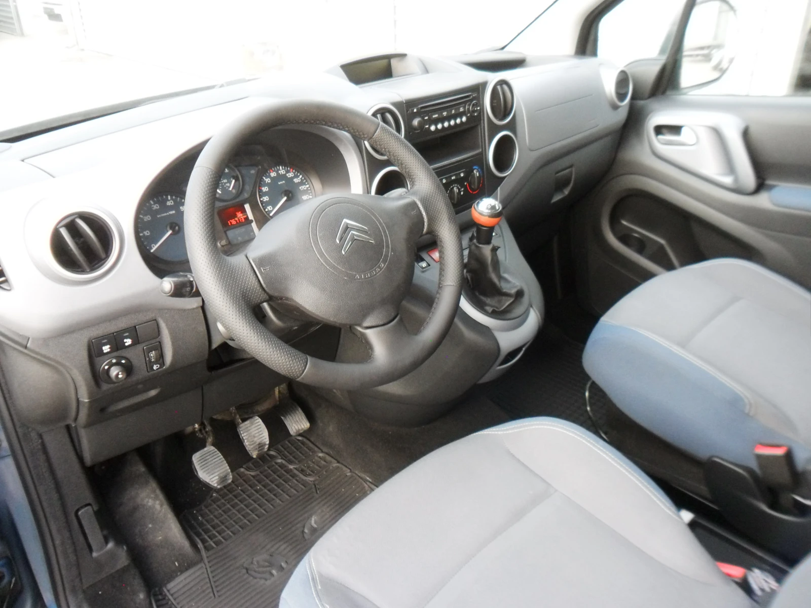 Citroen Berlingo 1, 6i-KLIMA-MULTISPACE, снимка 12 - Автомобили и джипове - 56434205