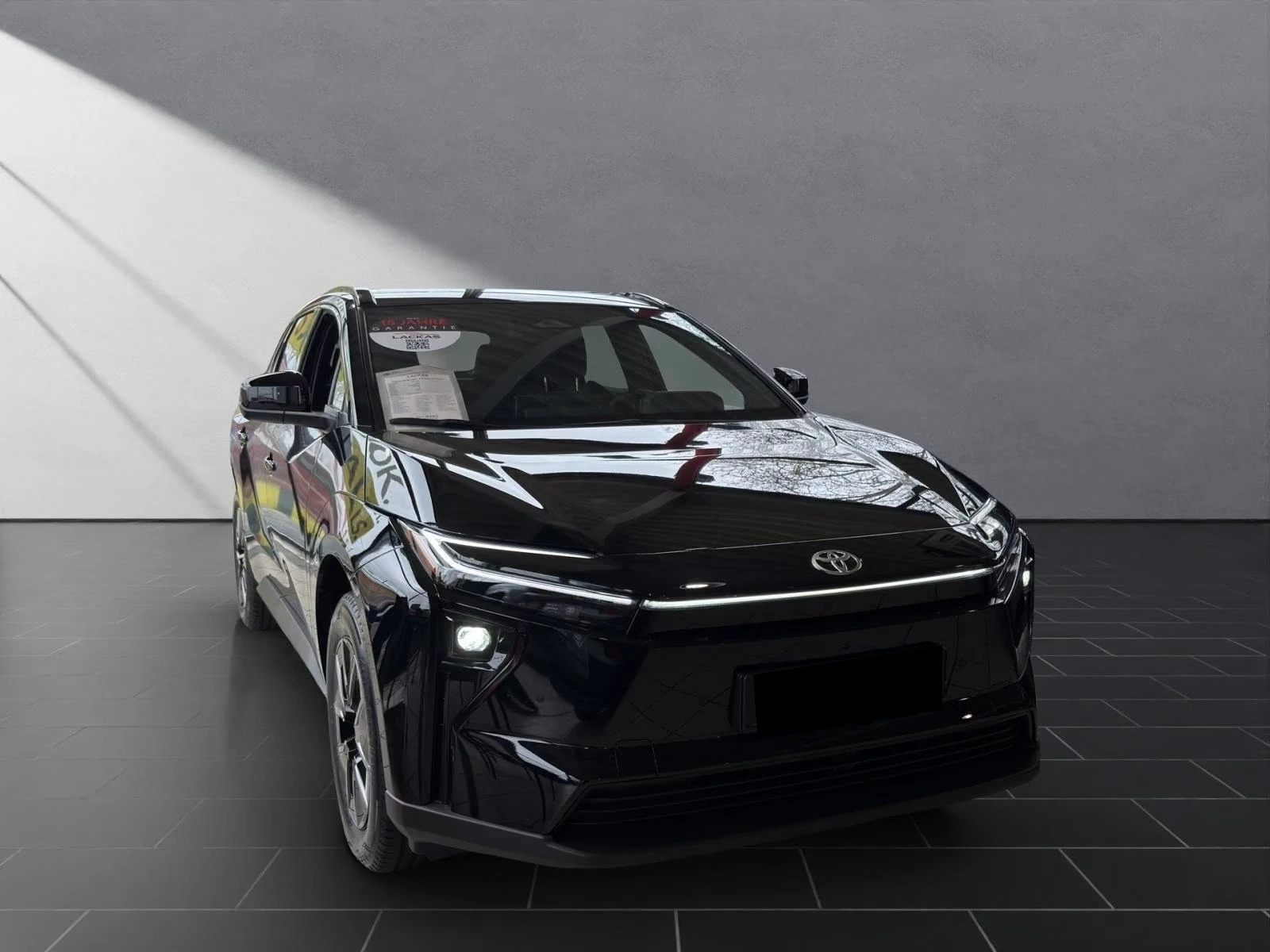 Toyota bZ4X LED 360 CAMERA , снимка 3 - Автомобили и джипове - 56575795