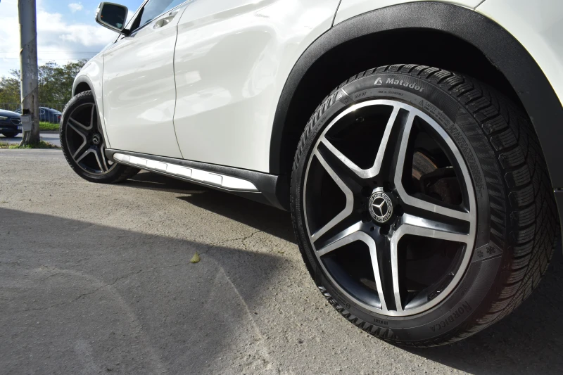 Mercedes-Benz GLA 200 4MATIC* AMG-LINE* FULL-LED, снимка 2 - Автомобили и джипове - 52572126