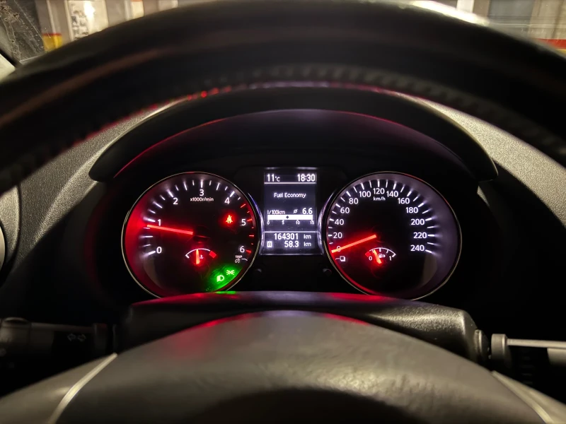 Nissan Qashqai 1500 DCI, снимка 9 - Автомобили и джипове - 52944200