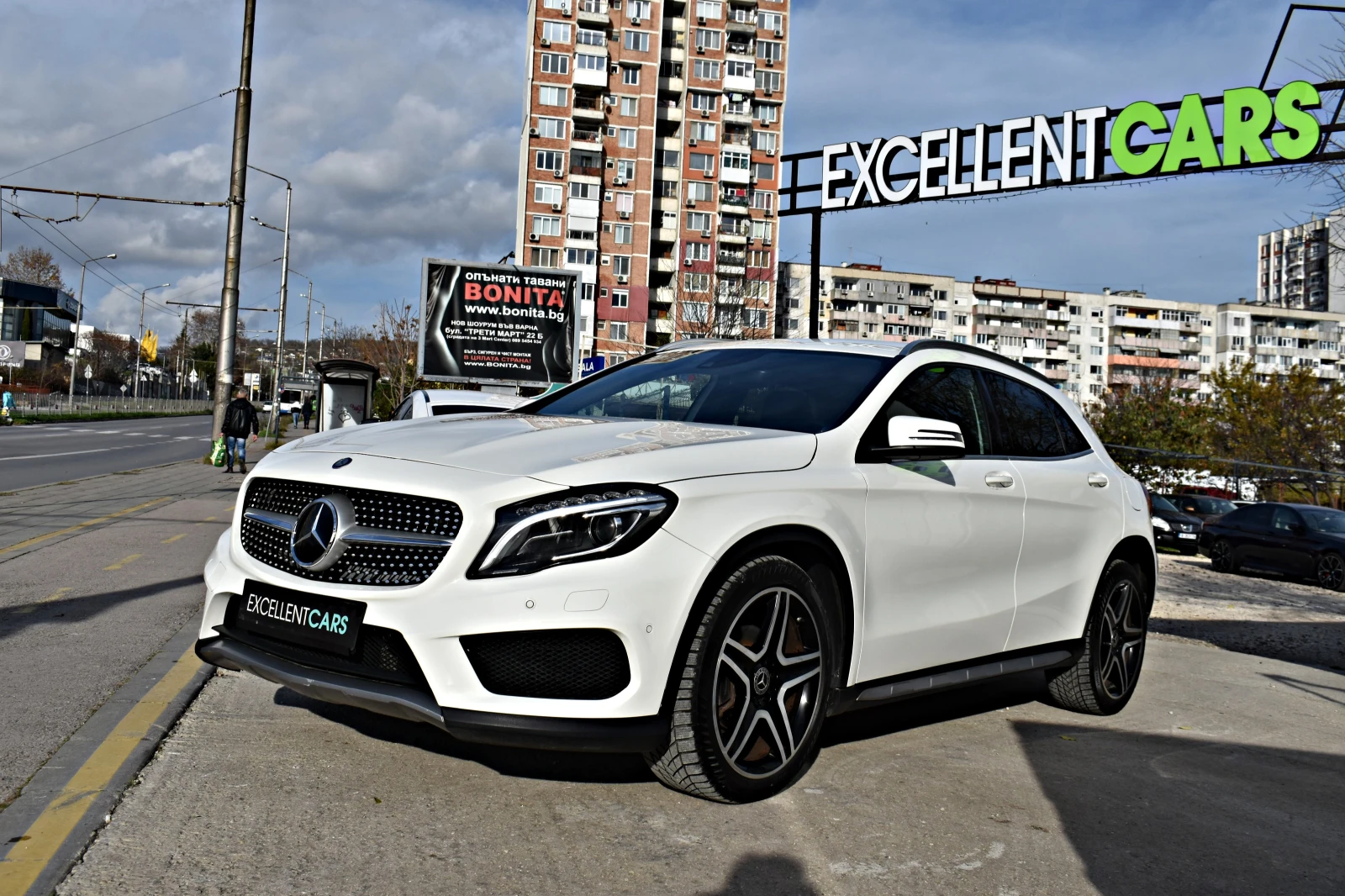 Mercedes-Benz GLA 200 4MATIC* AMG-LINE* FULL-LED, снимка 1