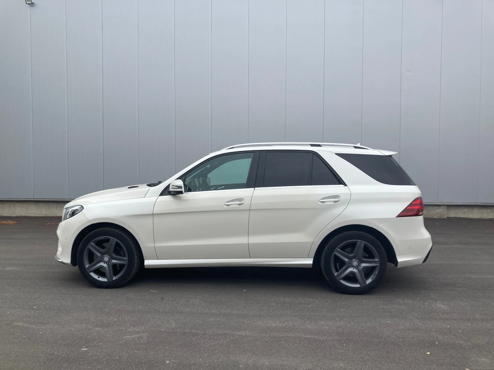 Mercedes-Benz GLE 400 4Matic/AMG/1-ви собственик/SilverStar - изображение 8