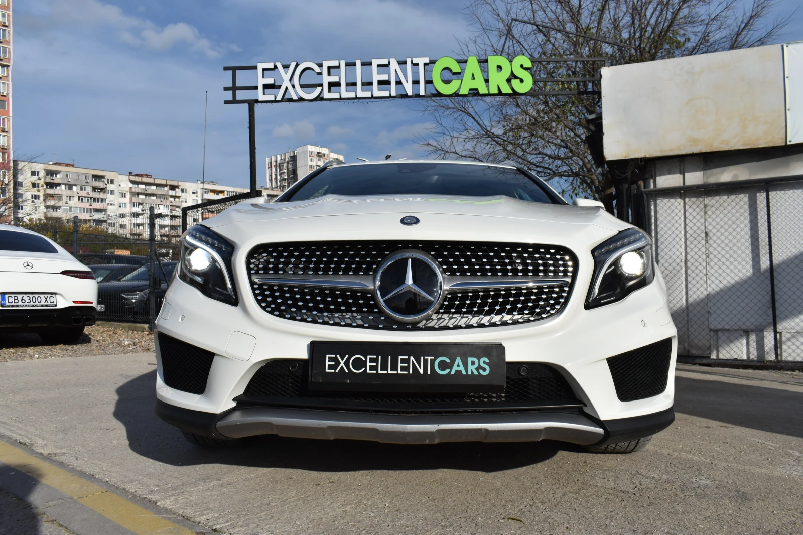 Mercedes-Benz GLA 200 4MATIC* AMG-LINE* FULL-LED - изображение 7