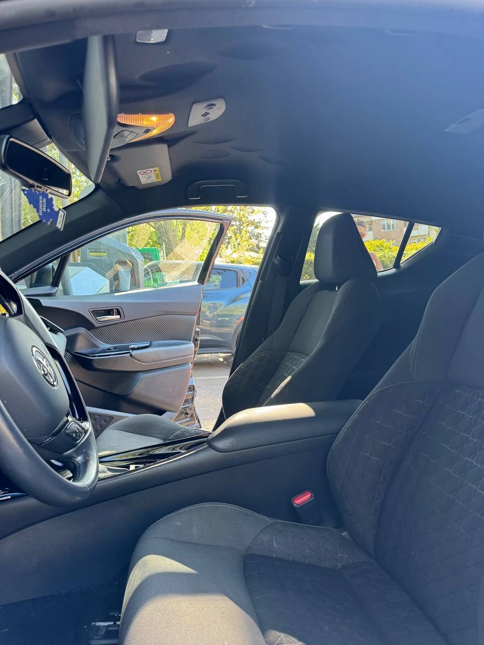 Toyota C-HR ПОДНОВЕНА ГАРАНЦИЯ, снимка 3 - Автомобили и джипове - 54403545