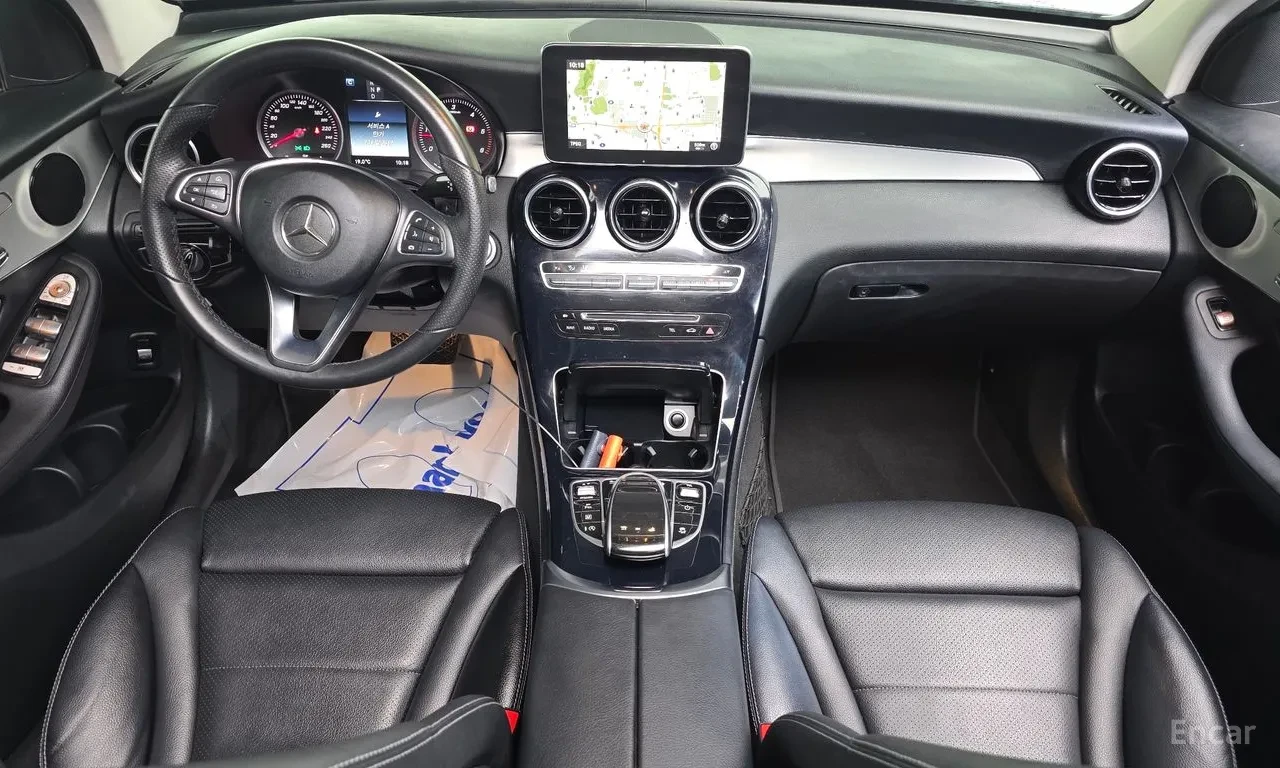 Mercedes-Benz GLC 220 МАЛКО КИЛОМЕТРИ/ОТЛИЧНО СЪСТОЯНИЕ/ЦЕНА ДО БЪЛГАРИЯ, снимка 7 - Автомобили и джипове - 54749843