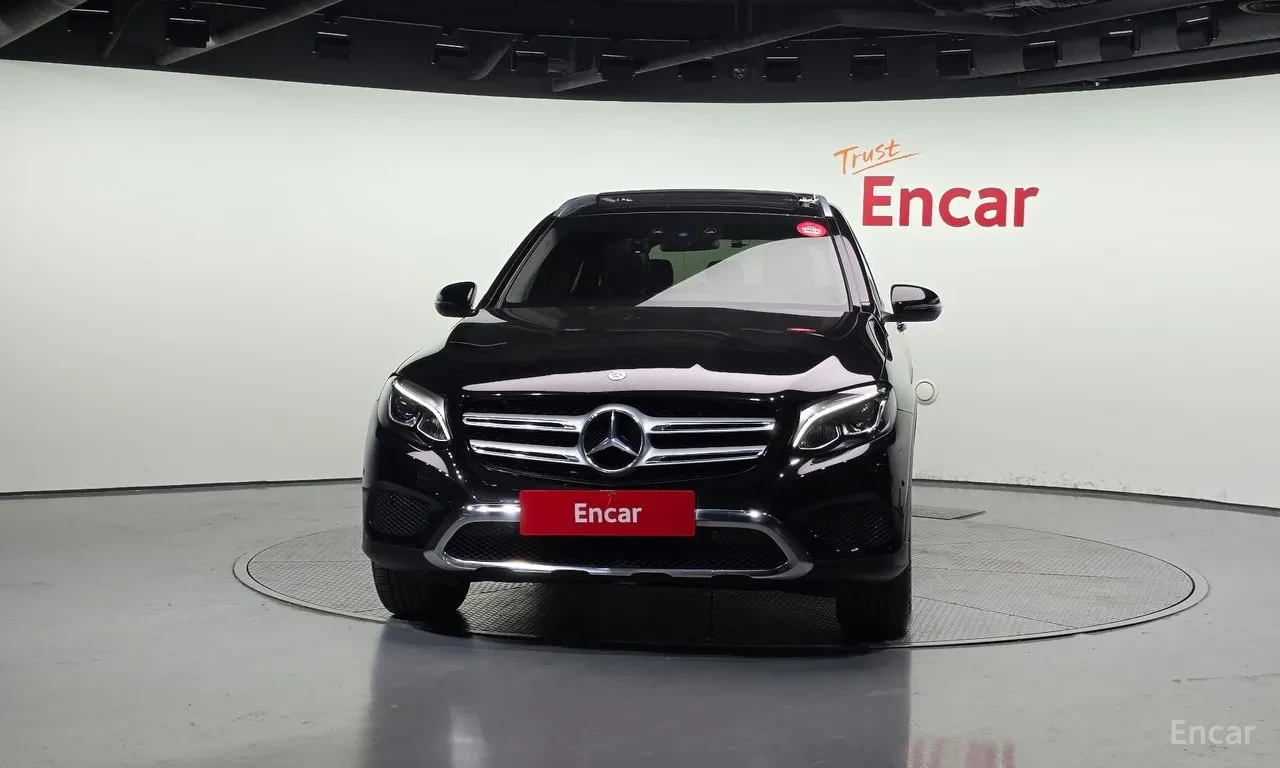 Mercedes-Benz GLC 220 МАЛКО КИЛОМЕТРИ/ОТЛИЧНО СЪСТОЯНИЕ/ЦЕНА ДО БЪЛГАРИЯ, снимка 3 - Автомобили и джипове - 54749843