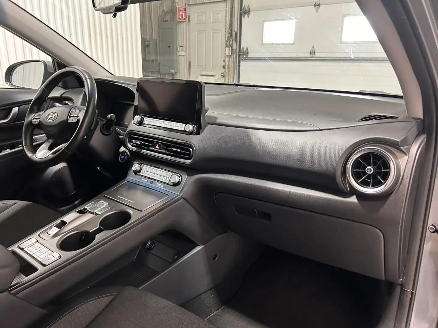 Hyundai Kona Preferred Mags GPS Bluetooth Sièges/Volant Ch, снимка 14 - Автомобили и джипове - 55702184