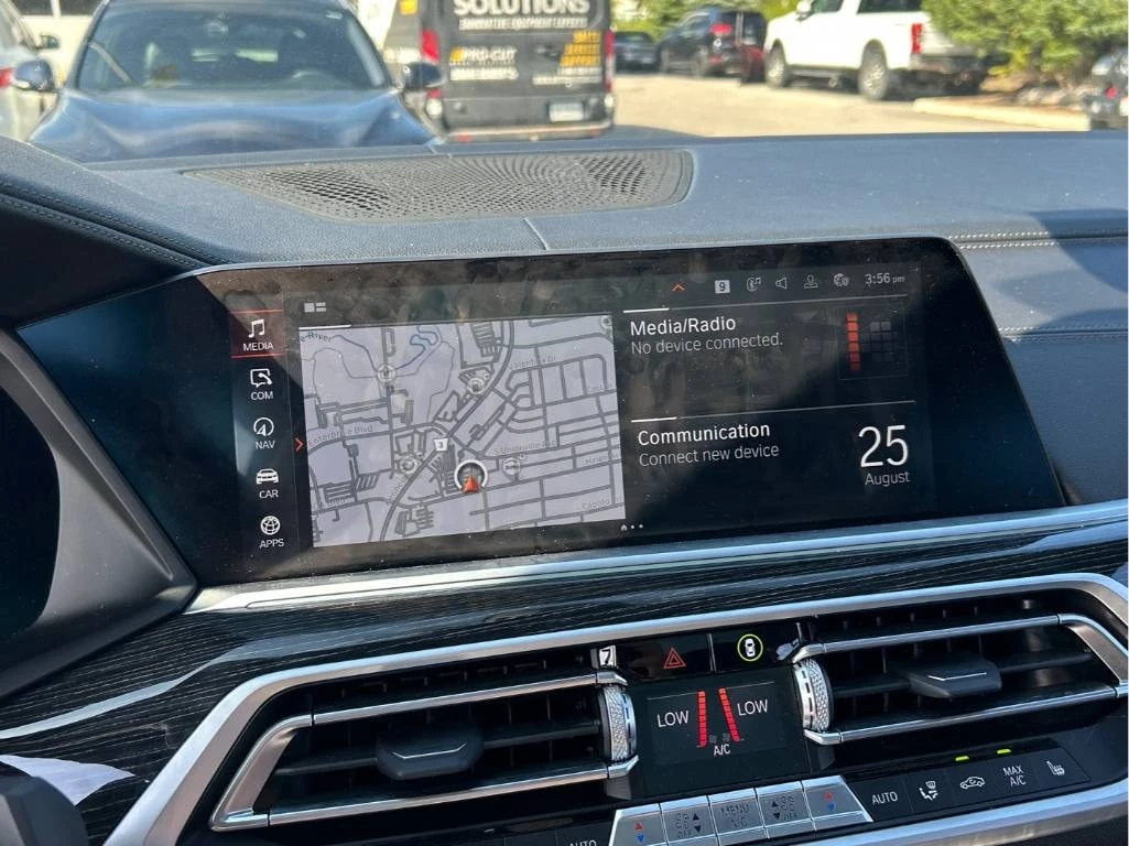 BMW X7 * xDrive40i * АВТОКРЕДИТ БЕЗ ПЪРВОНАЧАЛНА ВНОСКА* , снимка 9 - Автомобили и джипове - 56091625