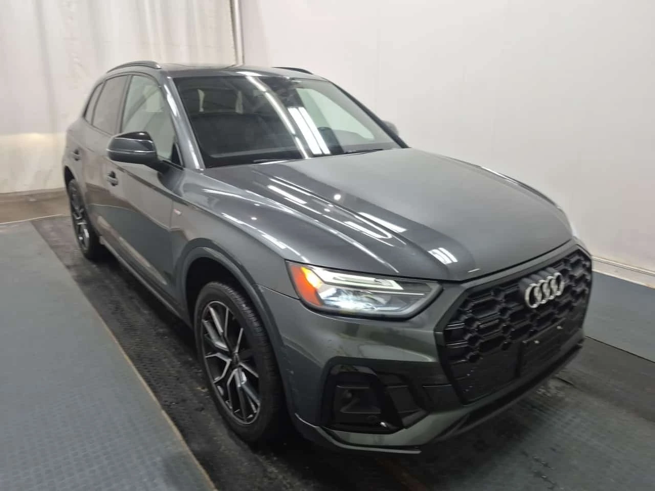Audi Q5 PROGRESSIV S-LINE| PANO| DISTRONIC| ПОДГРЕВИ| , снимка 2 - Автомобили и джипове - 56208195