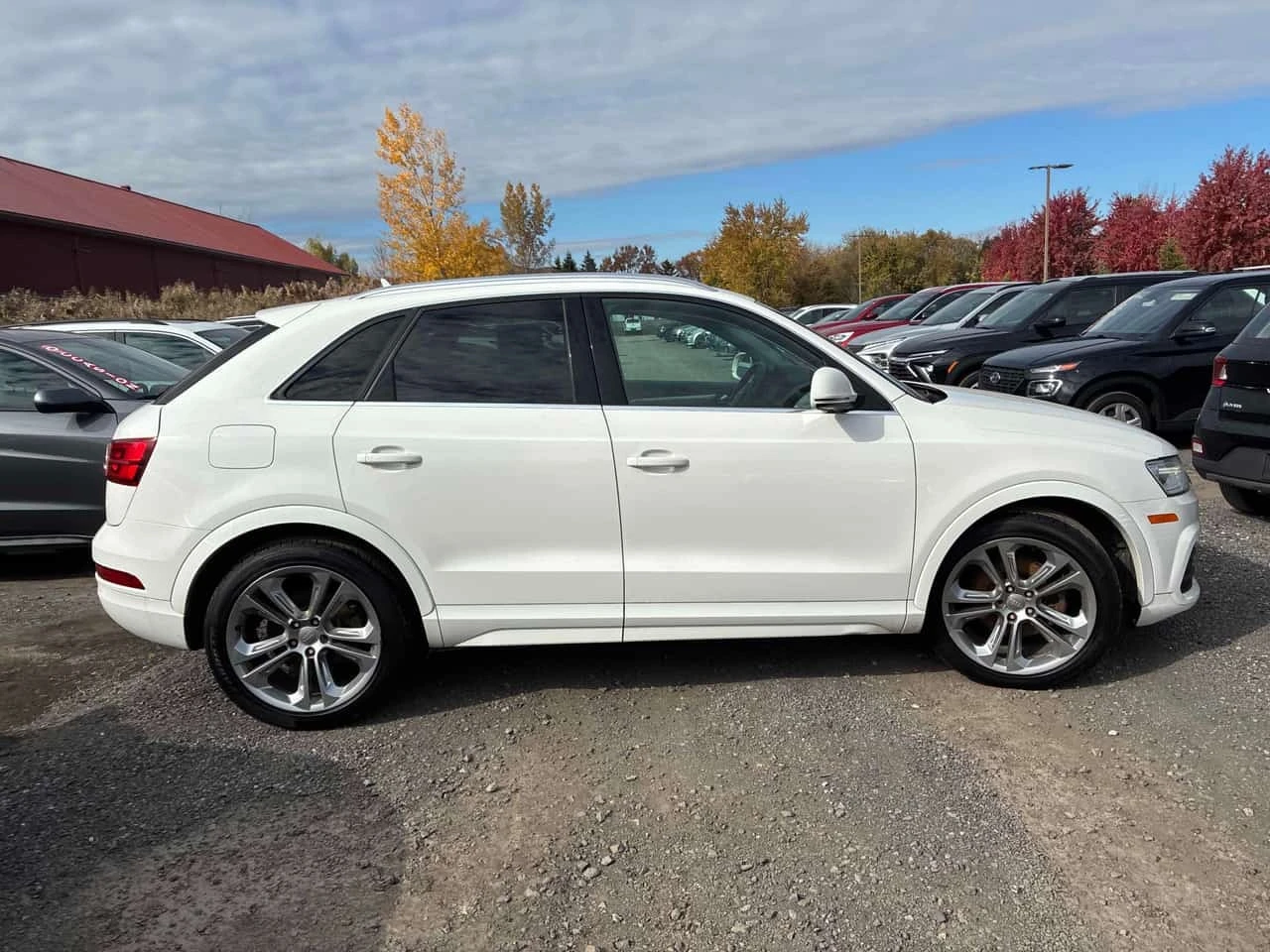Audi Q3 * Progressiv * CARFAX * ЦЕНА ДО БГ, снимка 3 - Автомобили и джипове - 56625881