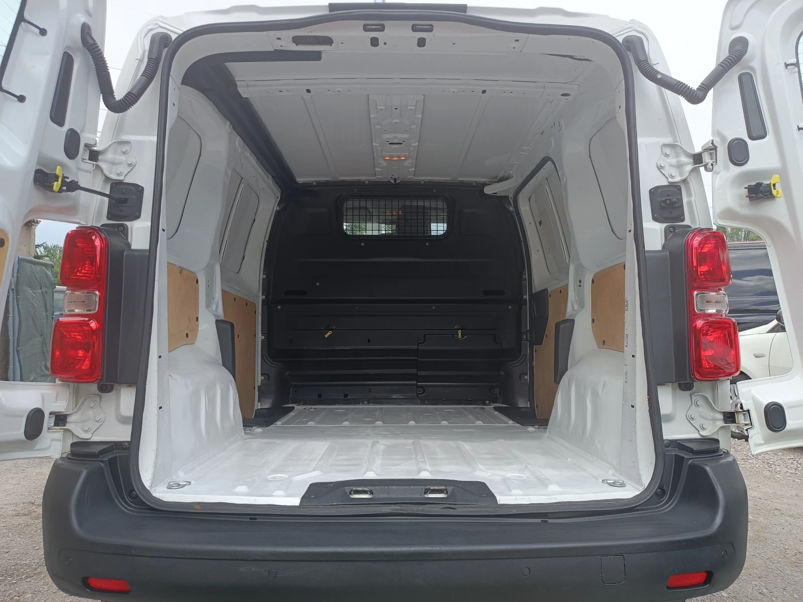 Citroen Jumpy 1.6 HDi EURO 6B, снимка 12 - Бусове и автобуси - 54576483