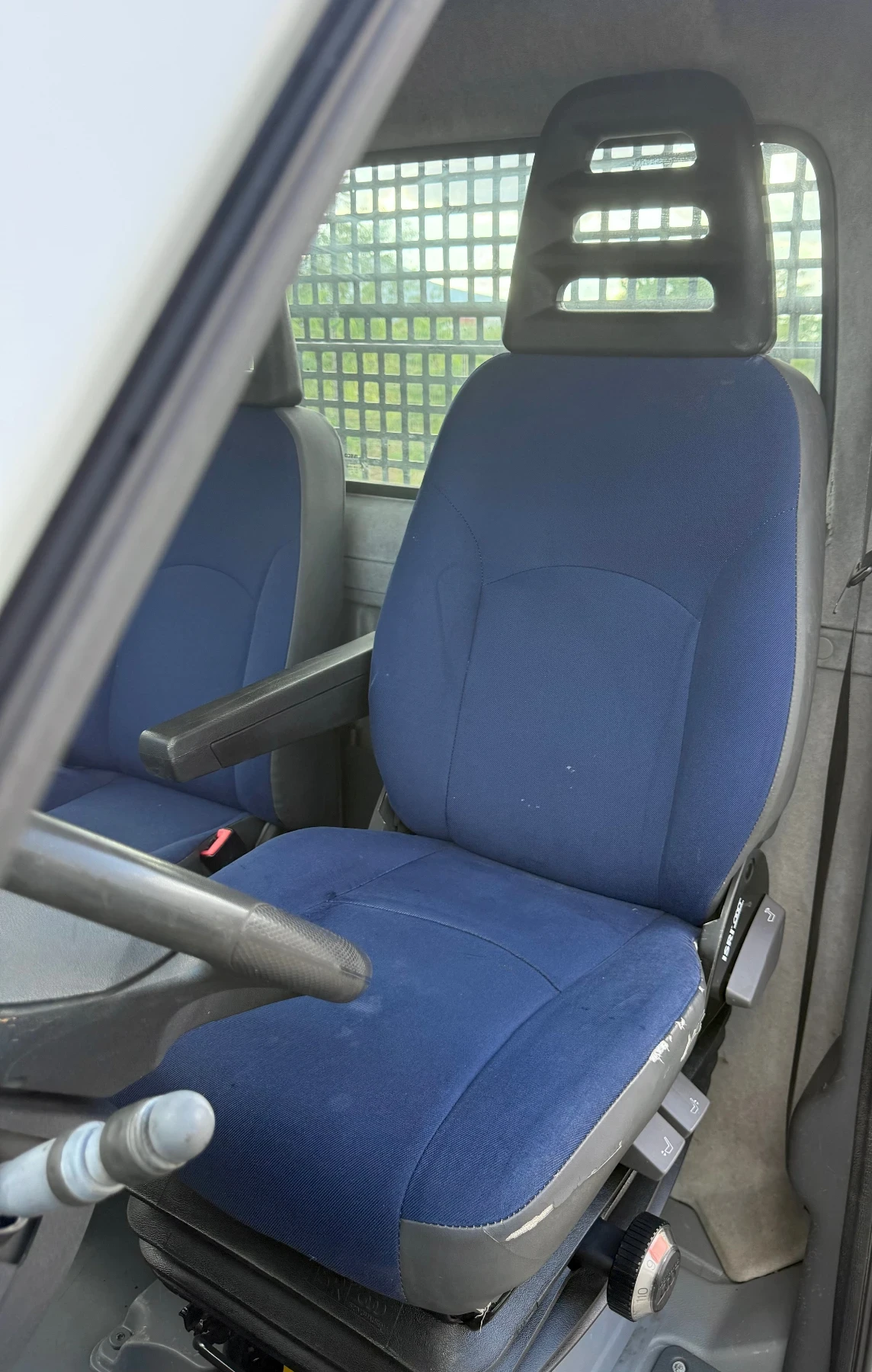 Iveco Daily 50C15/N1 - Б кат./3.0D/150kc/6ck/167 х.км/Бордови, снимка 11 - Бусове и автобуси - 55942957