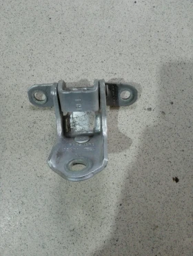 Панта врата задна лява долна Форд Фиеста