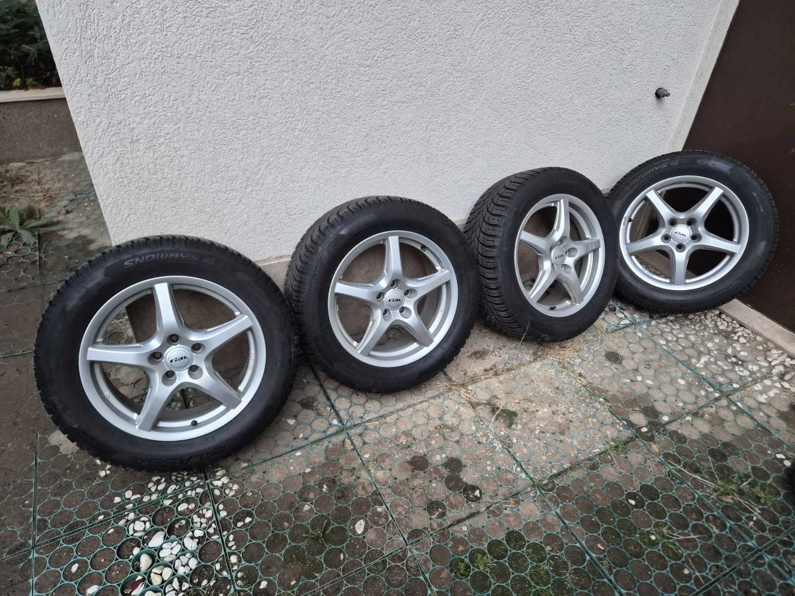    235/55R17  Ford Kuga | Mobile.bg   1