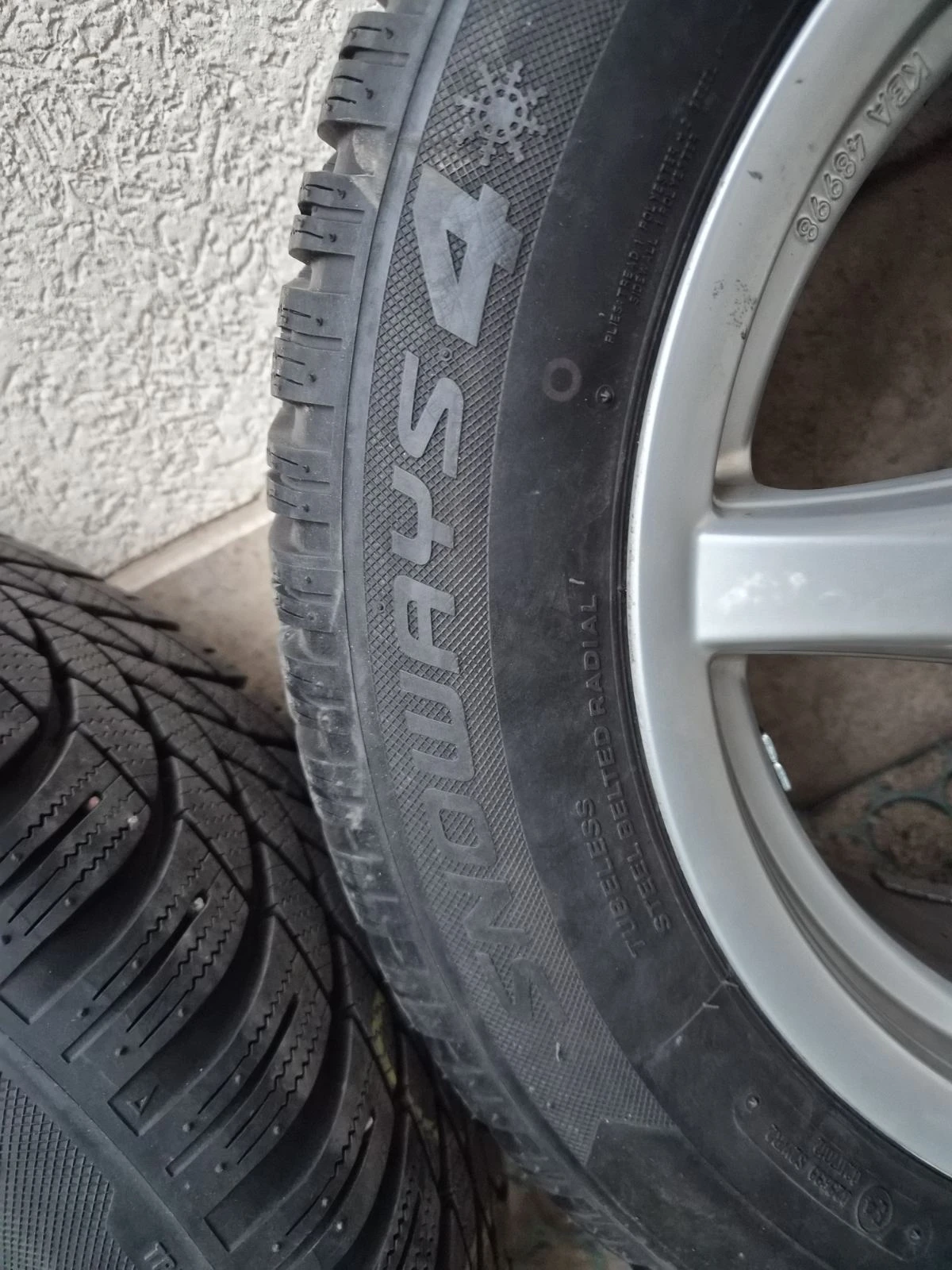    235/55R17  Ford Kuga | Mobile.bg   3