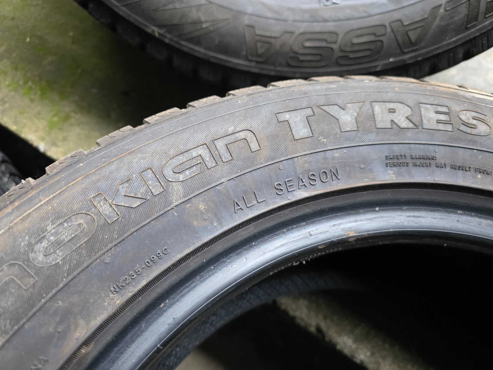 Гуми Всесезонни 225/55R16, снимка 8 - Гуми и джанти - 53965819