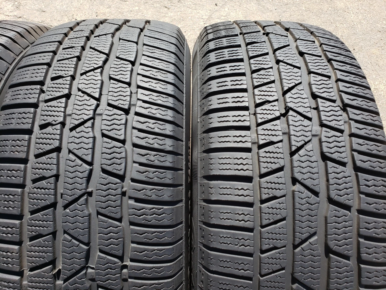 Гуми Зимни 225/55R16, снимка 2 - Гуми и джанти - 55989765