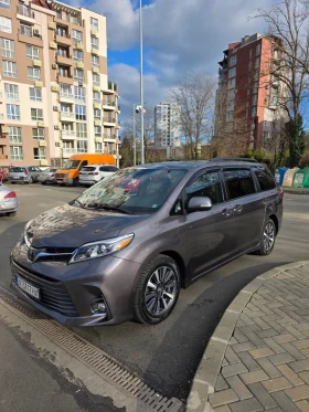Toyota Sienna 