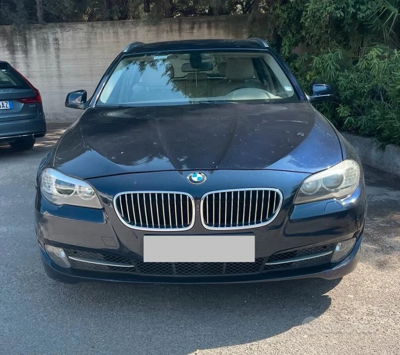 BMW 520 ПЕРФЕКТНА, снимка 1 - Автомобили и джипове - 48526318