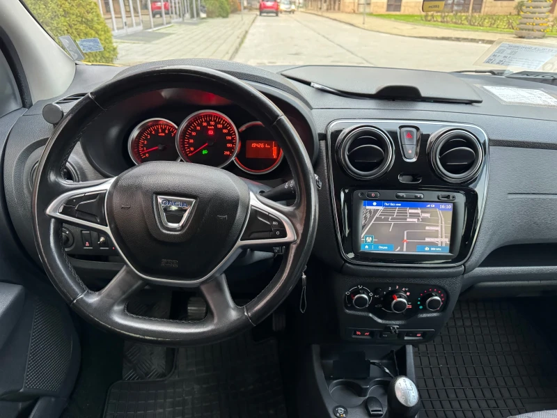 Dacia Lodgy 1.6i LPG, снимка 9 - Автомобили и джипове - 52641857