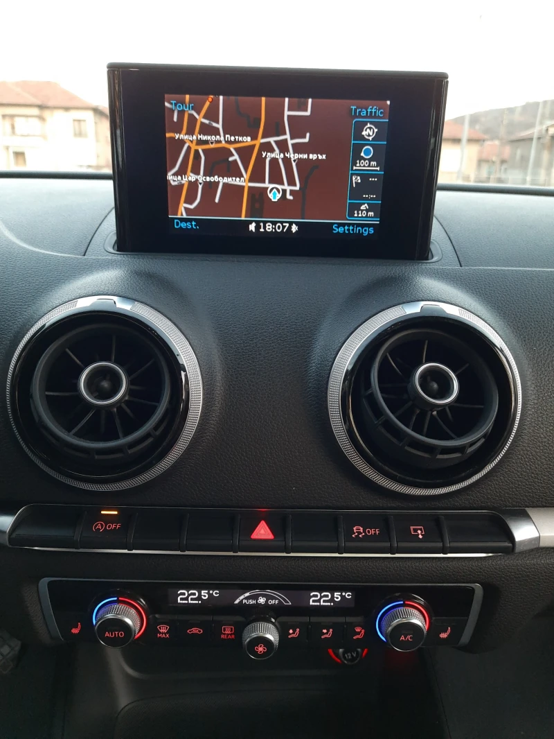 Audi A3 1, 6 TDI Sportback Euro 6b, снимка 13 - Автомобили и джипове - 52904322