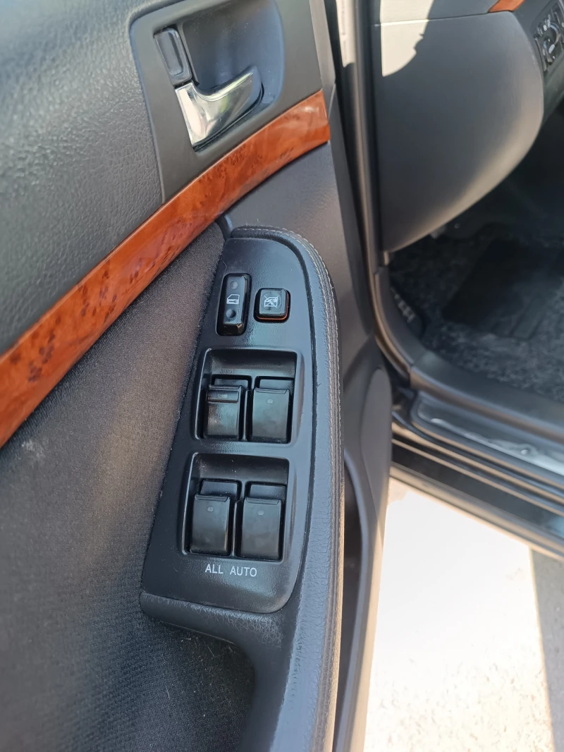 Toyota Avensis, снимка 9 - Автомобили и джипове - 52976537